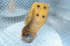 Engine mount bracket right  D9308