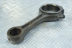 Connecting rod  D504