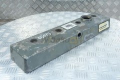 Cylinder head cover  D504