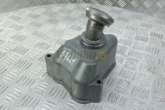 Valve cover with oil filler  D9306